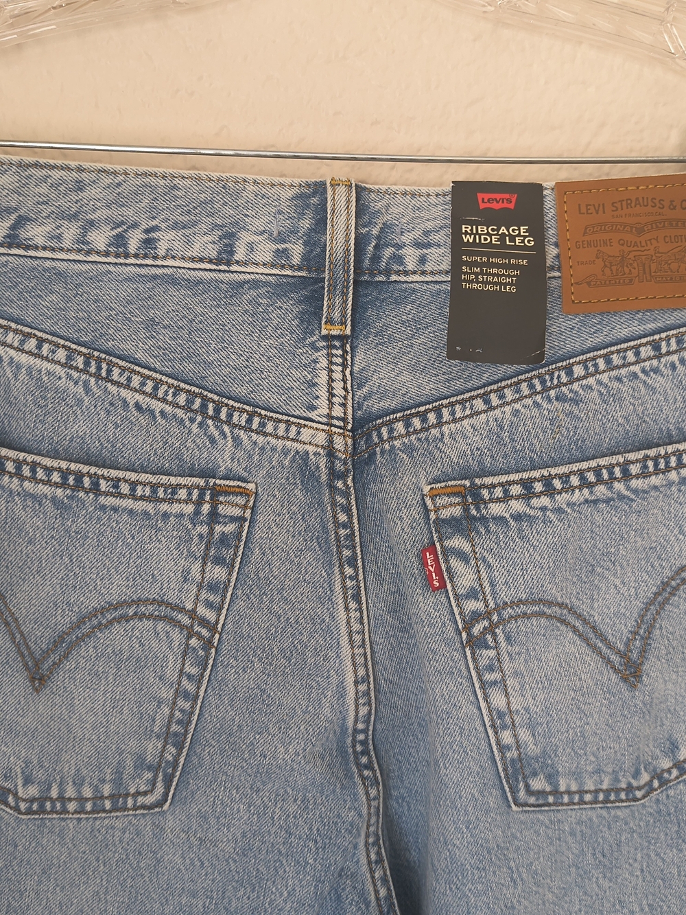 Levi's Ribcage Wide Leg - Picture 4 of 5